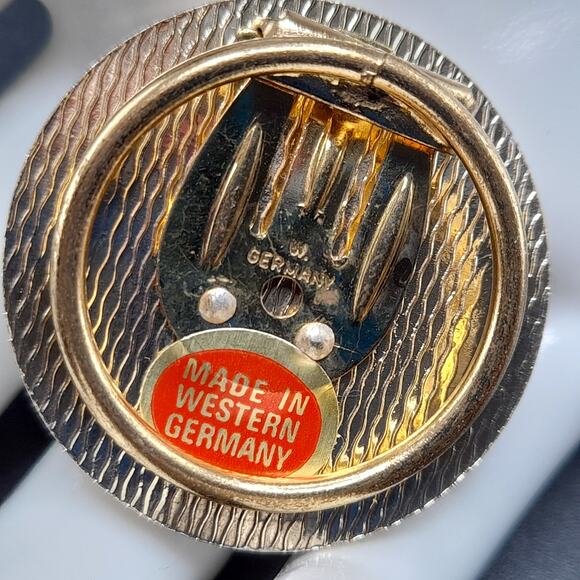 Vintage Western Germany Scarf Clip, Cream Art Glass, 1950s Jewelry - Picture 3 of 13